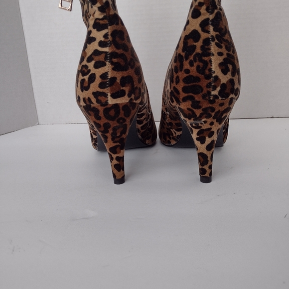 AVENUE CLOUDWALKER ANIMAL PRINT BOOTIES EXCELLENT CONDITION - Picture 3 of 4
